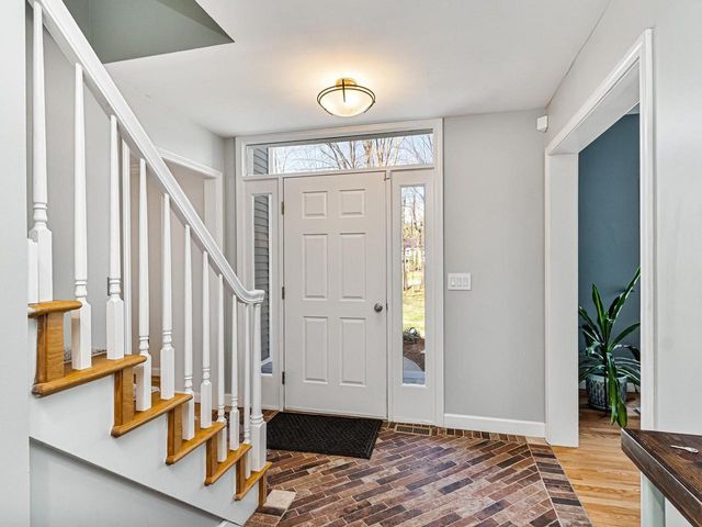 130 Deer Run Drive, Shelburne, VT 05482