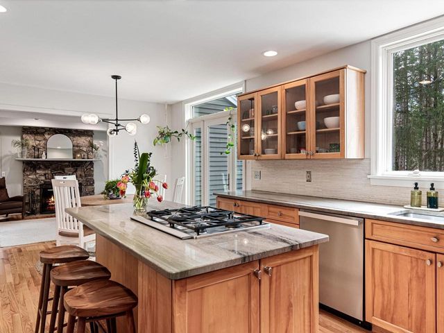 130 Deer Run Drive, Shelburne, VT 05482