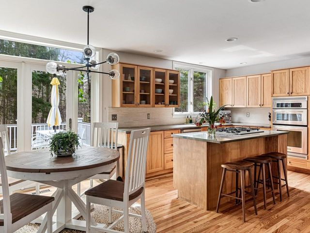 130 Deer Run Drive, Shelburne, VT 05482