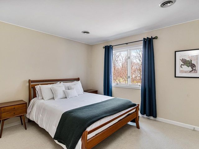 130 Deer Run Drive, Shelburne, VT 05482