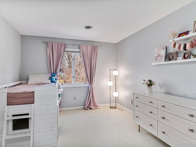 130 Deer Run Drive, Shelburne, VT 05482