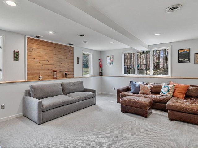 130 Deer Run Drive, Shelburne, VT 05482