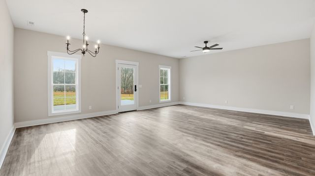 4140 Riley Creek Rd, Normandy, TN 37360