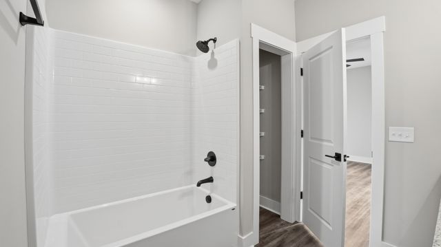 4140 Riley Creek Rd, Normandy, TN 37360