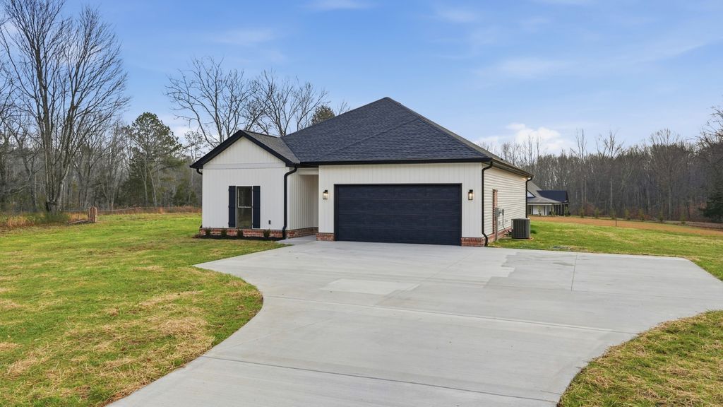 4140 Riley Creek Rd, Normandy, TN 37360