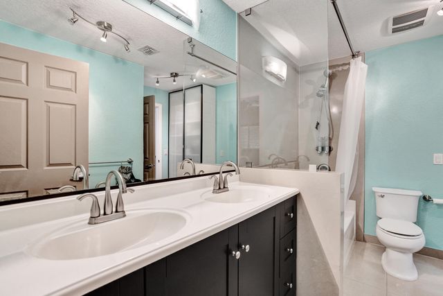 3028 S Oakland Forest Drive 3204, Oakland Park, FL 33309