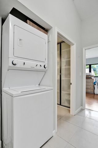 3028 S Oakland Forest Drive 3204, Oakland Park, FL 33309