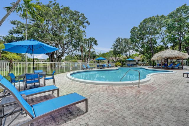 3028 S Oakland Forest Drive 3204, Oakland Park, FL 33309