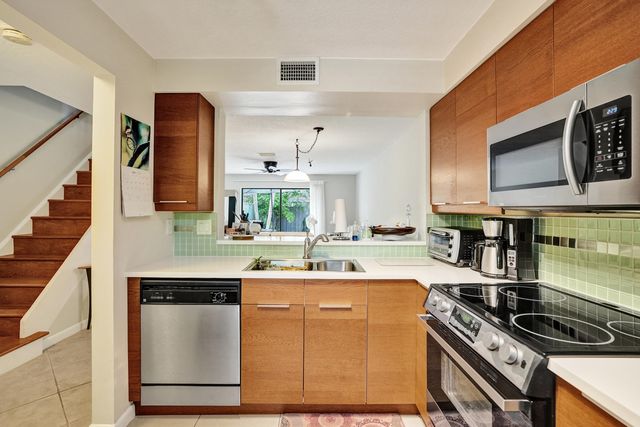 3028 S Oakland Forest Drive 3204, Oakland Park, FL 33309