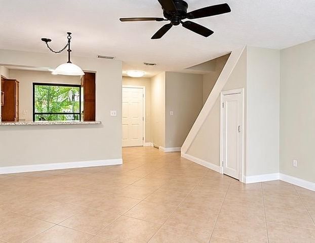 3028 S Oakland Forest Drive 3204, Oakland Park, FL 33309