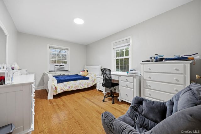 53 Somerset Drive S, Great Neck, NY 11020