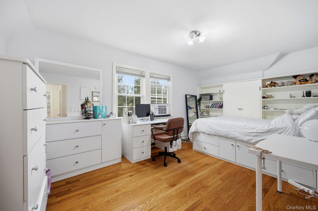 53 Somerset Drive S, Great Neck, NY 11020