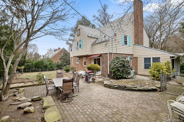 53 Somerset Drive S, Great Neck, NY 11020