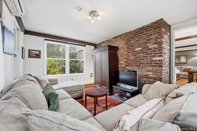 53 Somerset Drive S, Great Neck, NY 11020