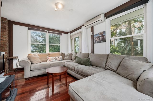 53 Somerset Drive S, Great Neck, NY 11020