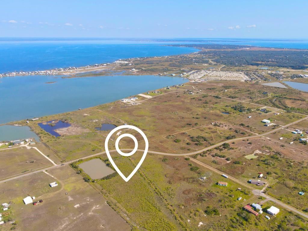 509 E Sagebrush Dr, Rockport, TX 78382 — photo 2