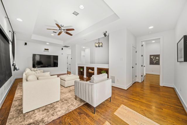 4704 Willow Street, Bellaire, TX 77401