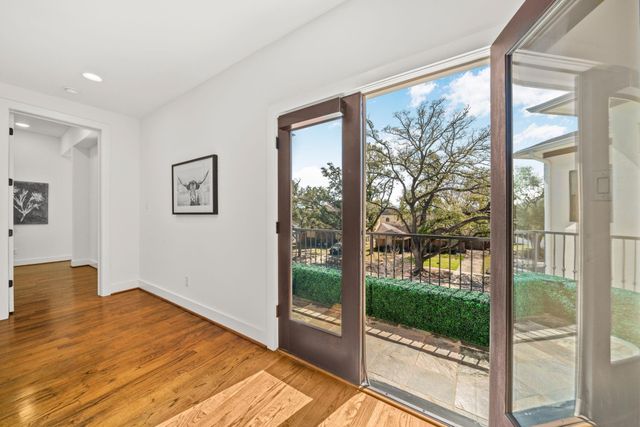 4704 Willow Street, Bellaire, TX 77401