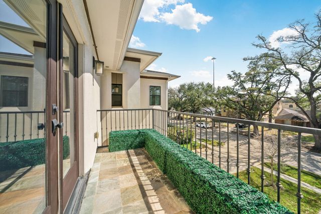 4704 Willow Street, Bellaire, TX 77401