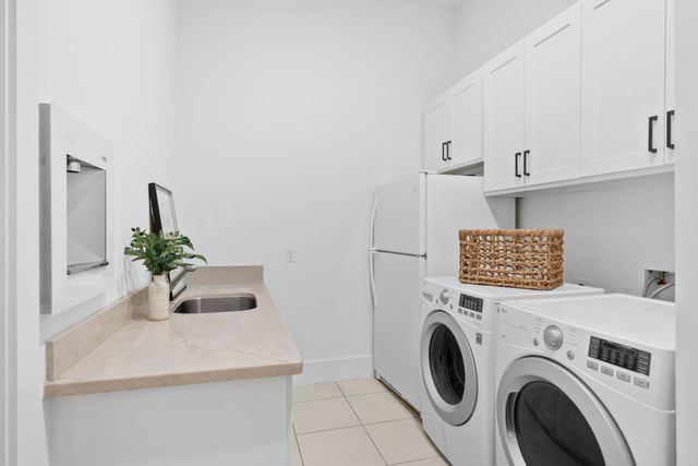 4704 Willow Street, Bellaire, TX 77401