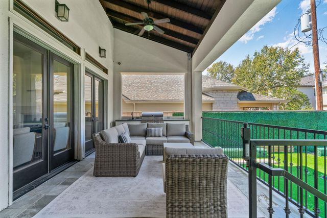 4704 Willow Street, Bellaire, TX 77401