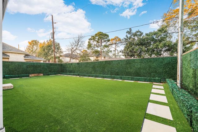 4704 Willow Street, Bellaire, TX 77401