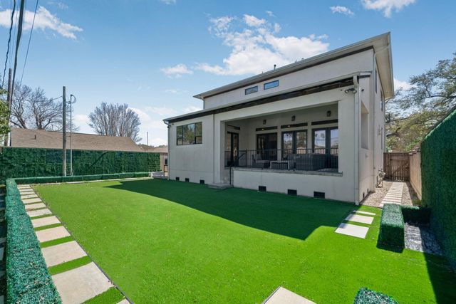 4704 Willow Street, Bellaire, TX 77401