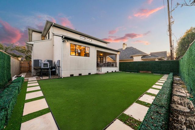 4704 Willow Street, Bellaire, TX 77401