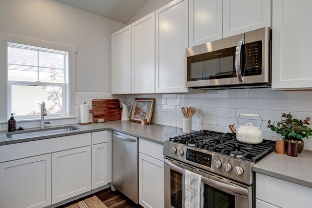 1548 Simsbury Street 10, Traverse City, MI 49686