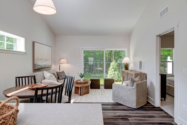 1548 Simsbury Street 10, Traverse City, MI 49686