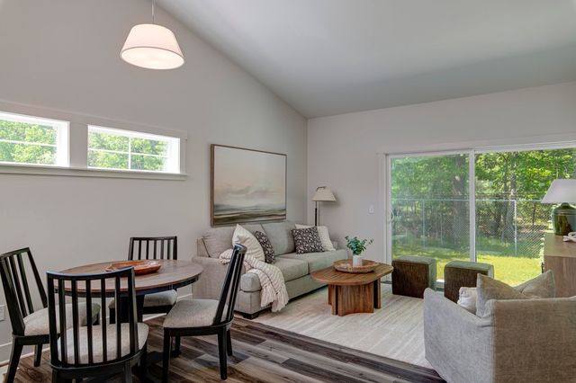 1548 Simsbury Street 10, Traverse City, MI 49686