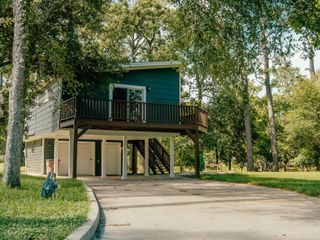 1115 Magnolia Terrace Circle, Dickinson, TX 77539