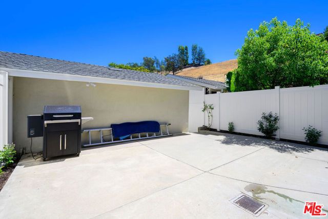 26250 Alizia Canyon Drive, Calabasas, CA 91302