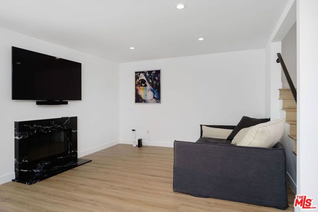 26250 Alizia Canyon Drive, Calabasas, CA 91302