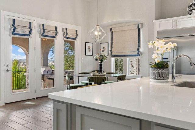 206 Majestic Arroyo WAY, Lakeway, TX 78738