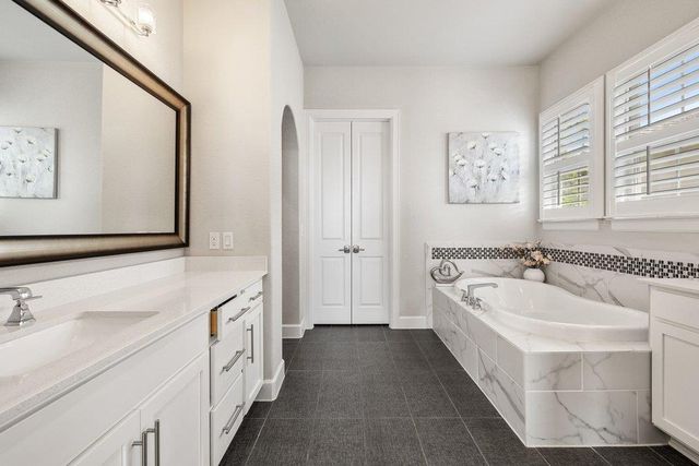 206 Majestic Arroyo WAY, Lakeway, TX 78738