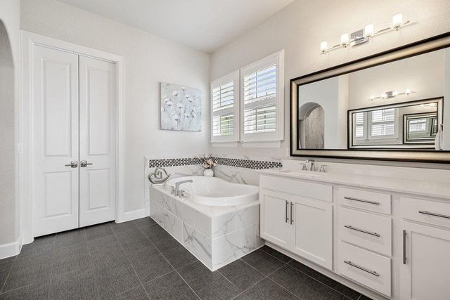 206 Majestic Arroyo WAY, Lakeway, TX 78738