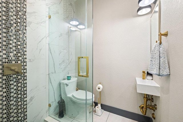 206 Majestic Arroyo WAY, Lakeway, TX 78738