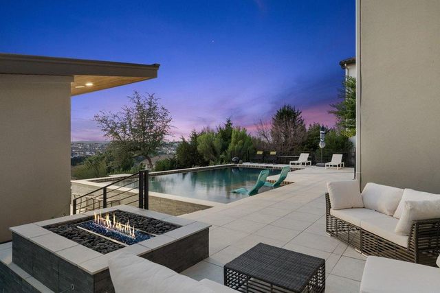 206 Majestic Arroyo WAY, Lakeway, TX 78738