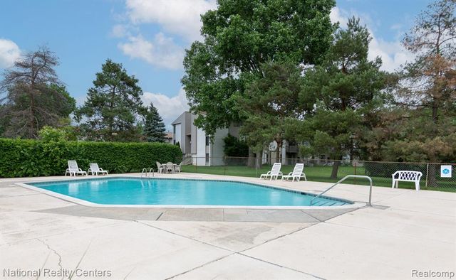 31993 W 12 Mile Road 309, Farmington, MI 48334