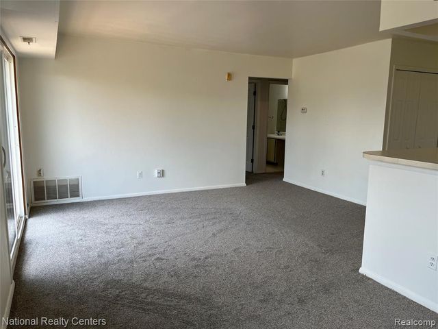 31993 W 12 Mile Road 309, Farmington, MI 48334