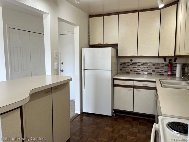 31993 W 12 Mile Road 309, Farmington, MI 48334