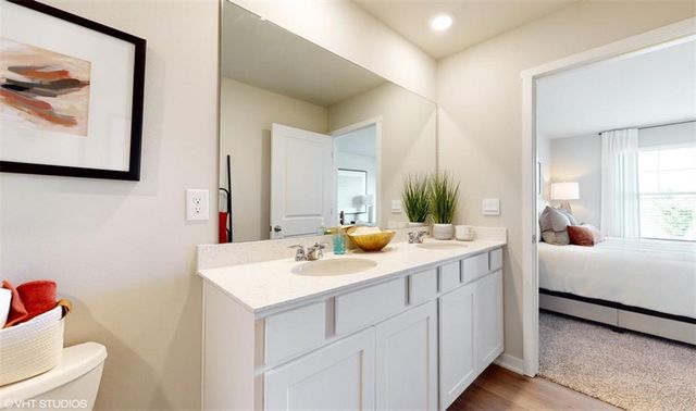 509 Ella's Way, Liberty, MO 64068