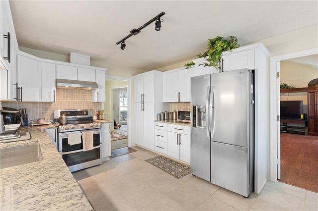 724 Rebecca NW Street, Lilburn, GA 30047