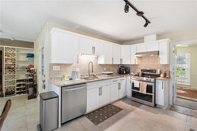 724 Rebecca NW Street, Lilburn, GA 30047