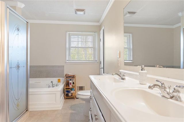 724 Rebecca NW Street, Lilburn, GA 30047