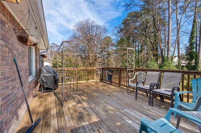 724 Rebecca NW Street, Lilburn, GA 30047