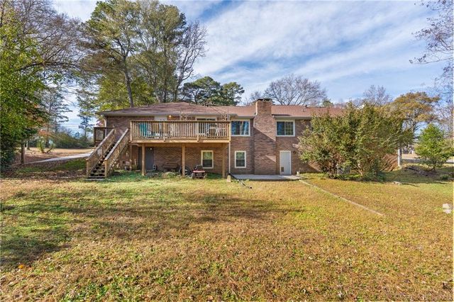 724 Rebecca NW Street, Lilburn, GA 30047