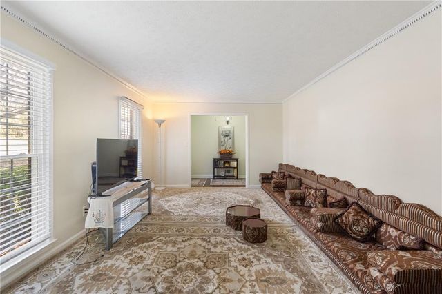 724 Rebecca NW Street, Lilburn, GA 30047