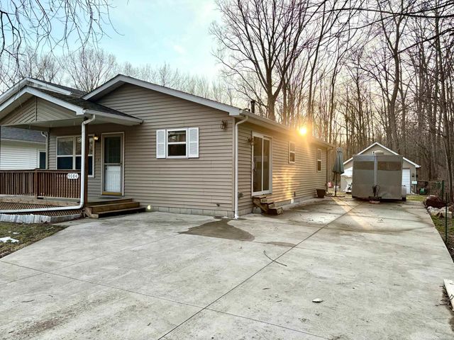 9084 Island Drive, Algonac, MI 48001